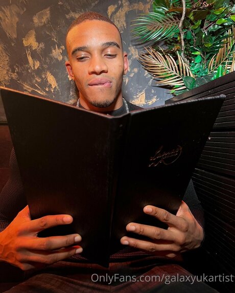 Akonnewanliss erotic actress pictures