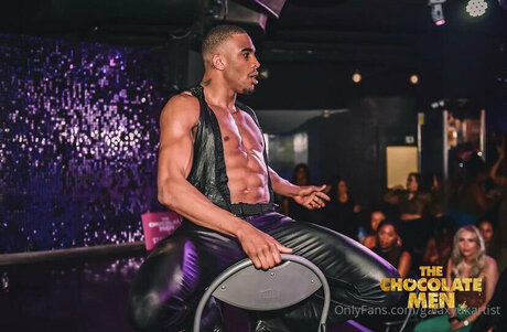 Akonnewanliss model nudes photo