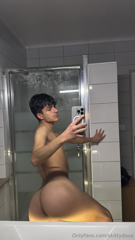 Skittydoux star exclusive photos