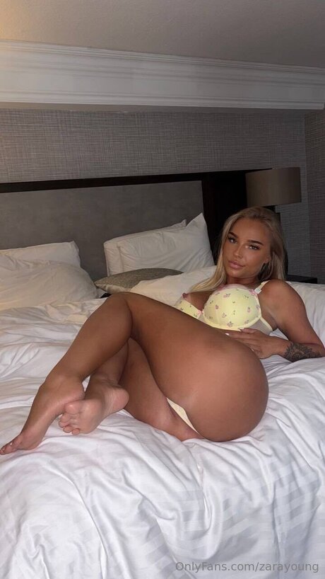 Zarayoung pornstar nudes picture