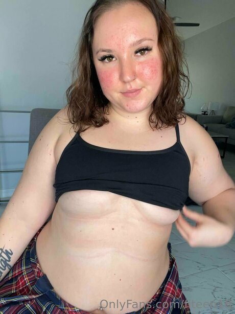 Bisexualcollegegirl model perfect img