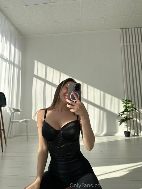 Vividveronica nude actress images