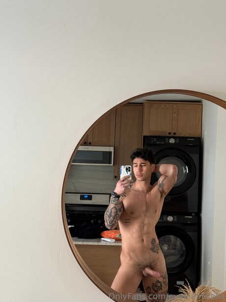 Evanlamicella model sexy pic