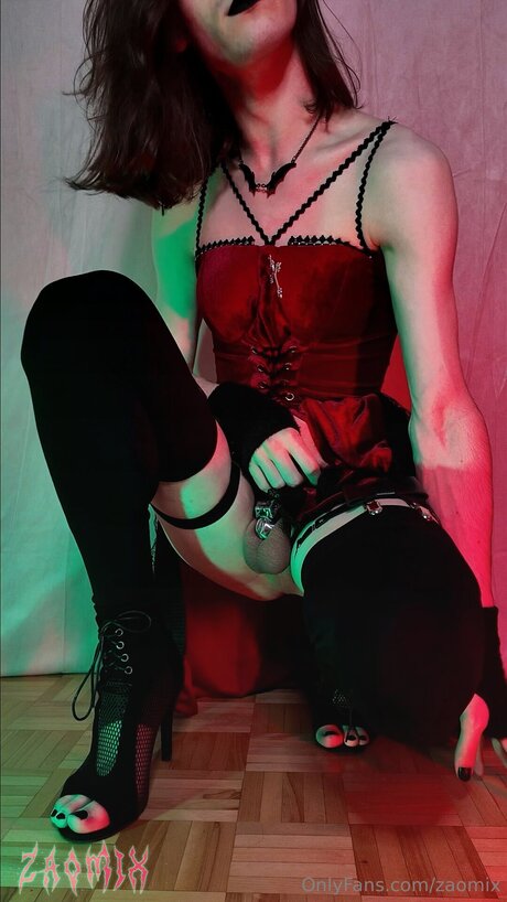 Zaomix exclusive actress pics