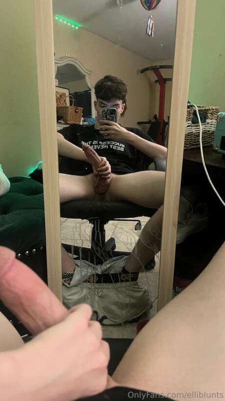 Elliblunts star top pictures