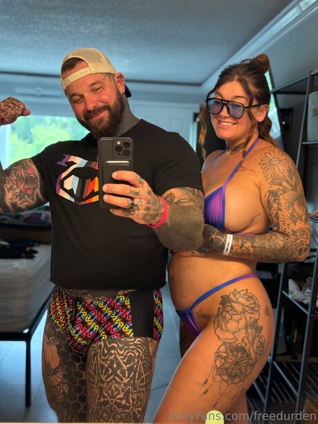 Freedurden star sexy pics