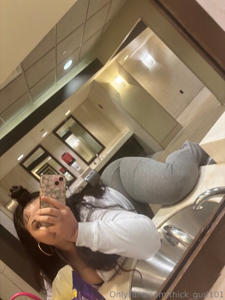 Thick Gurl101 pornstar hot galleries