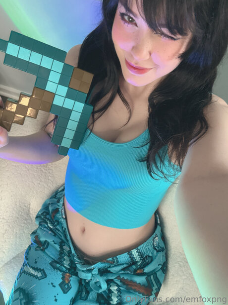 Emfoxpng hd actress pic