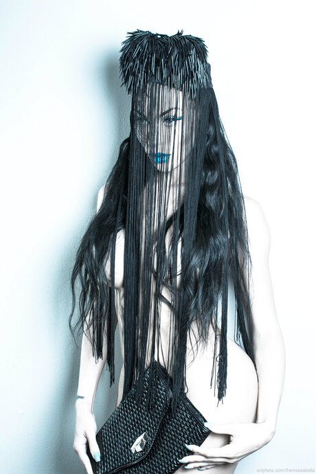 Themiaisabella high quality actress pic