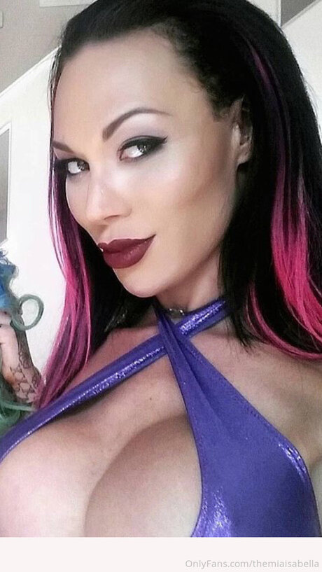 Themiaisabella hot star pics