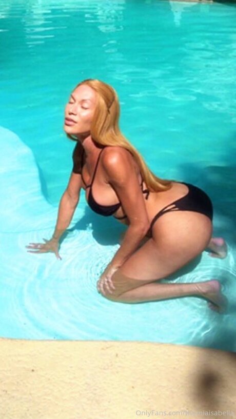 Themiaisabella sex model pic