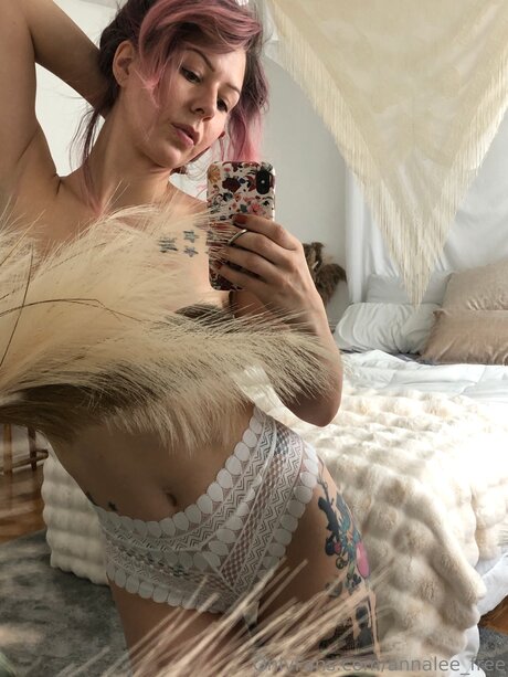 Annalee Free nude model photos