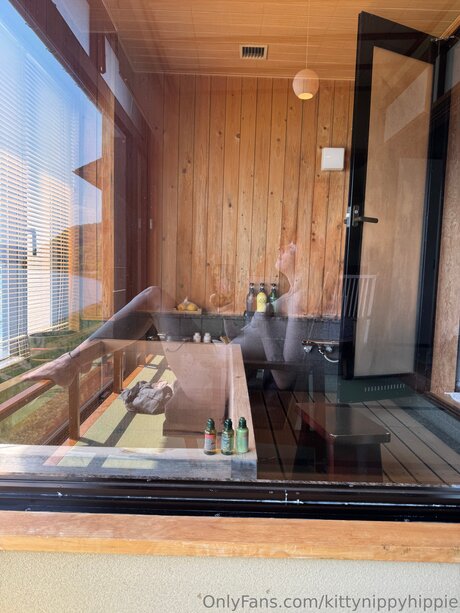 Kittynippyhippie pornstar xxx galleries