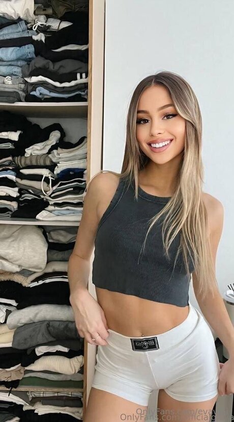 Evavipi sexy pornstar photos