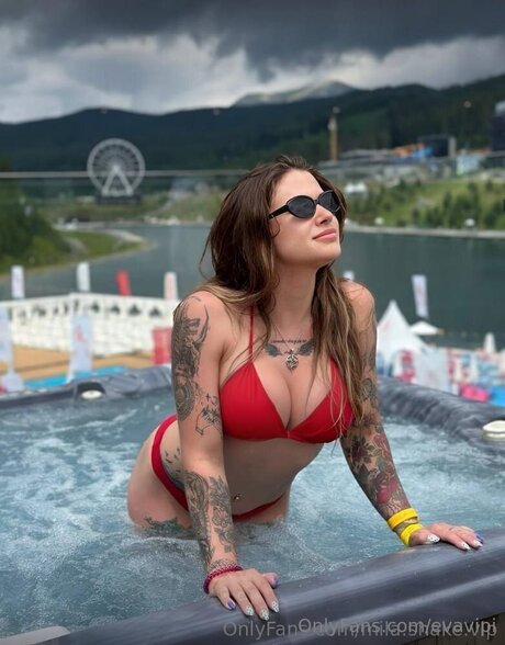 Evavipi model hd images