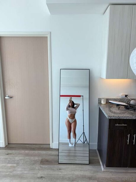 Jacquelinevalentinefree porn model gallery