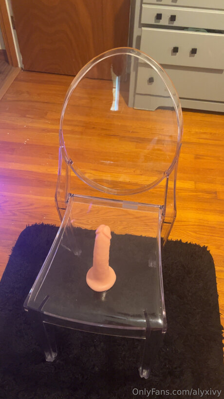 Alyxivy pornstar exclusive photo