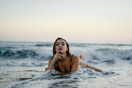 Miss Angelique W hot pornstar pic