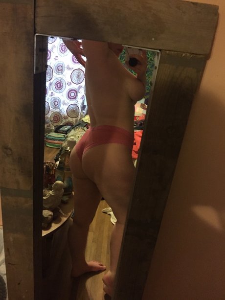 _Sweetlildarling_ sexy star pics