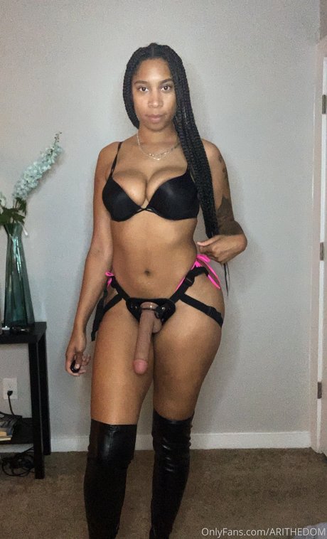 Aritheamazon Ari T pornographic model gallery