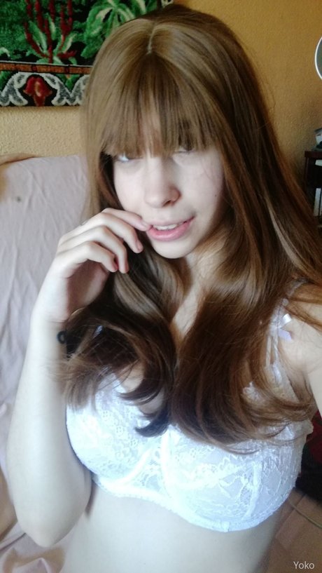 Yoko_ model erotic photo