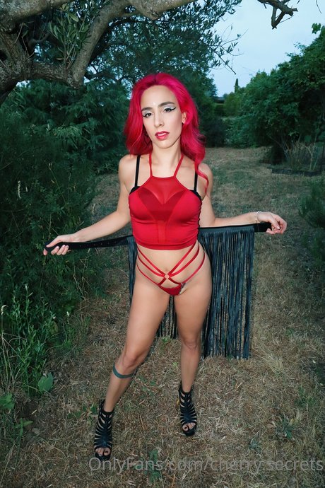 Cherry Love_ perfect model img