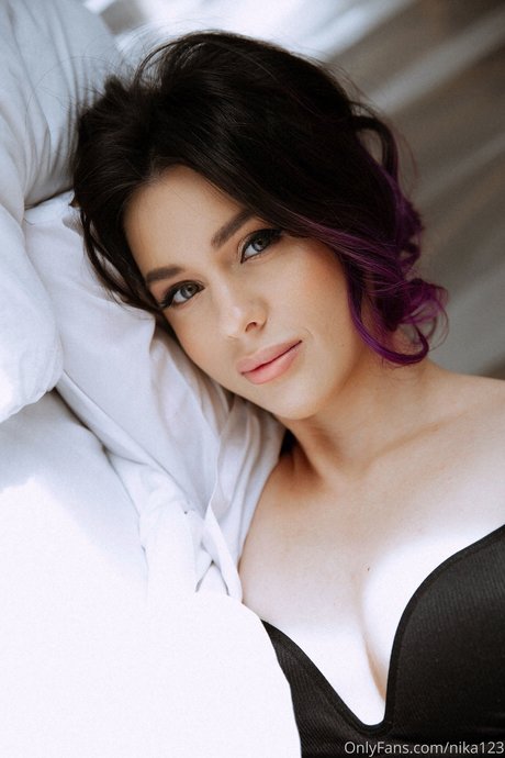 Weirdme pretty model image