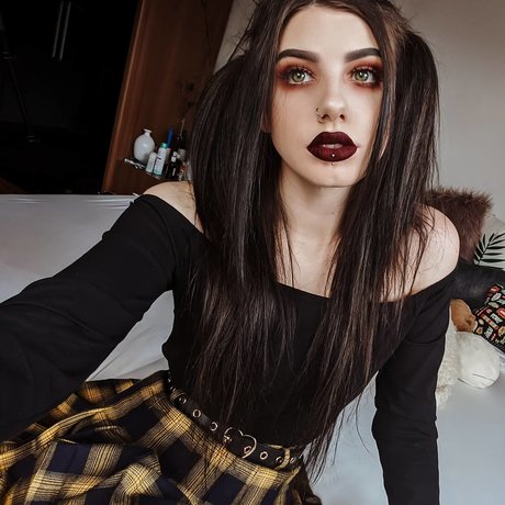 Ricky Aimee hot actress pic