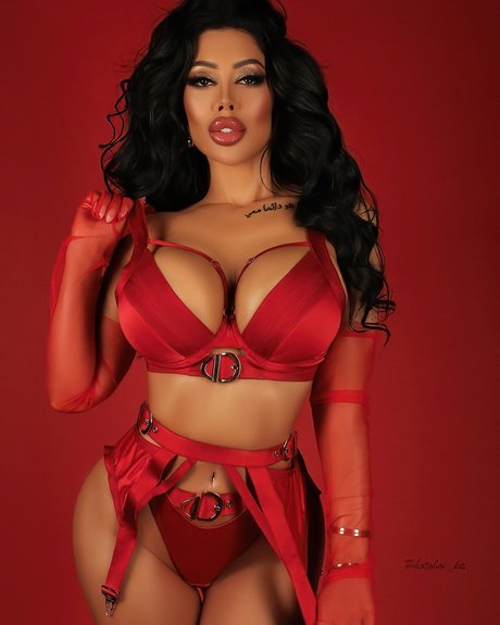 Lara Frost_ star beautiful image