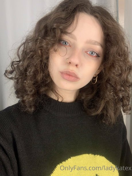 Jadie The Baddie art star galleries