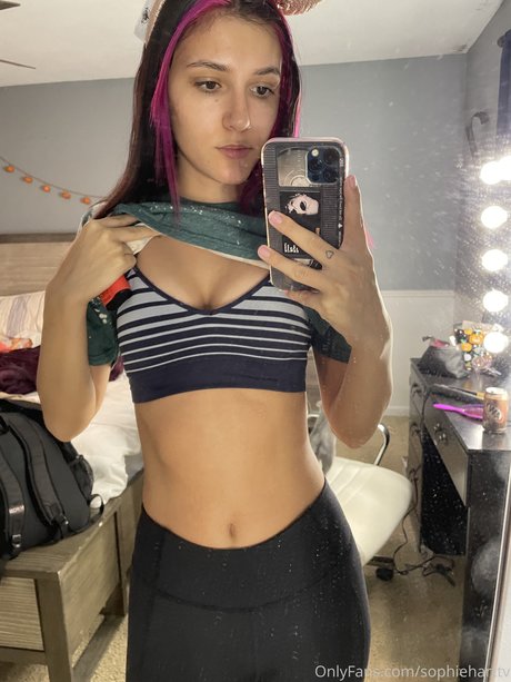 Sophie Hart_ model free pictures