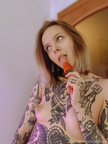 Tattooed Russian star erotic galleries