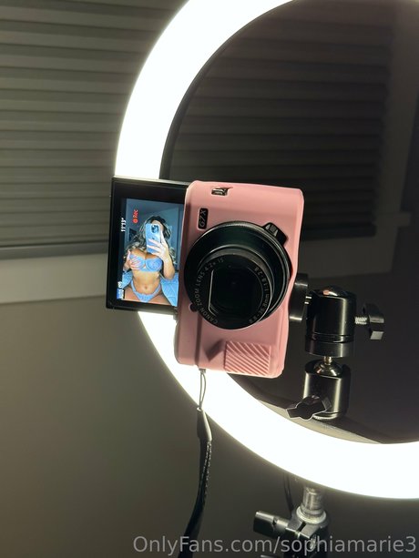 Sophia Malonzo naked actress pics