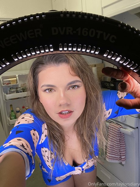 19 years old onlyfans sexy image