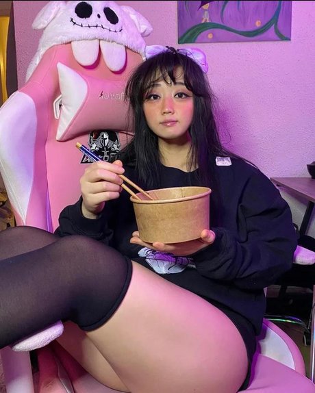 Mooncak eva_ star top pics