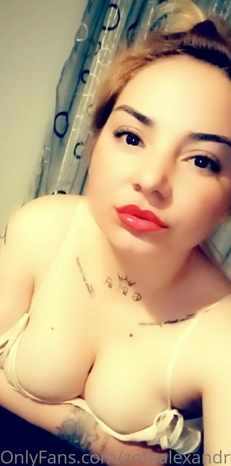 zotaalexandra star erotic photo