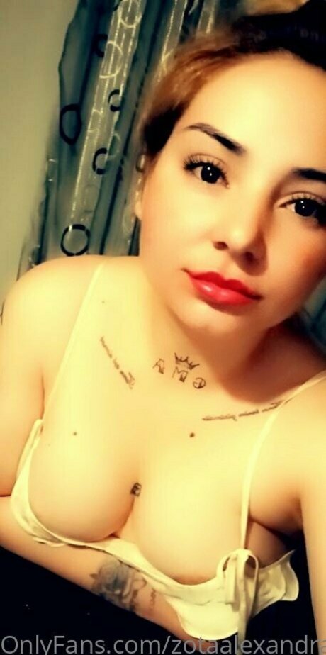 zotaalexandra star hot photo