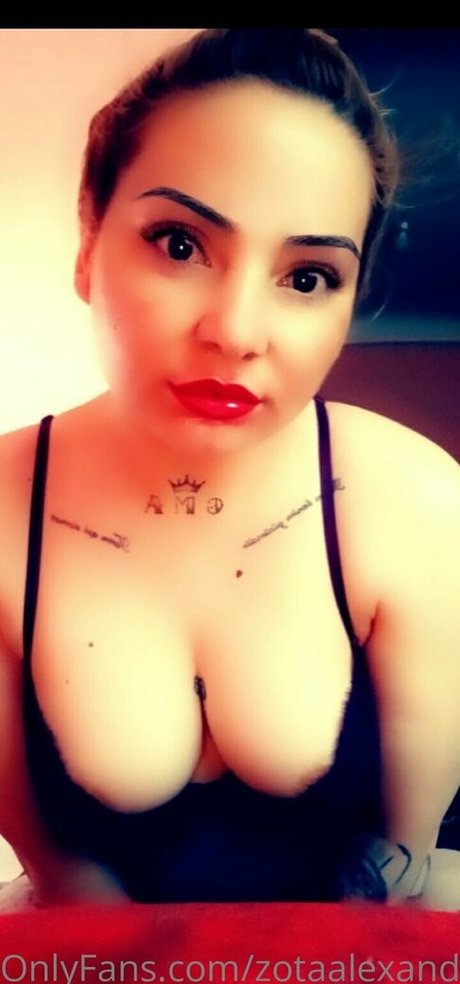 zotaalexandra sexy pornstar image