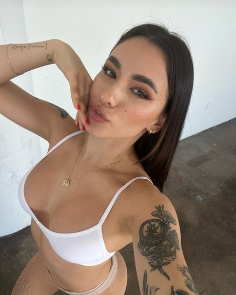 Lavagrll Lavaxgrll nudes model pics