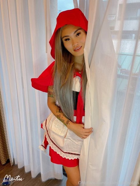 Lola Tessa Profile pic