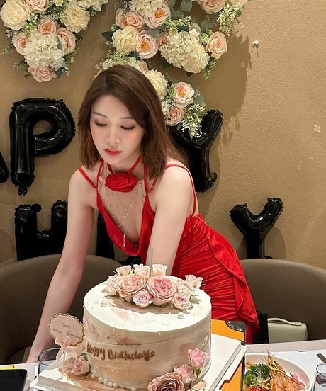 Inshy nude actress gallery