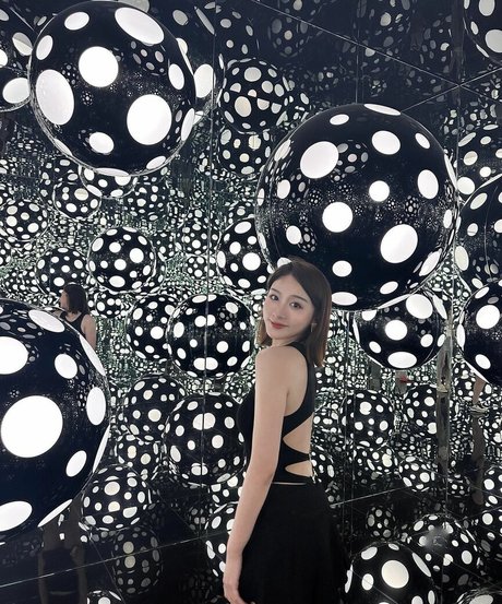 Inshy xxx pornstar pics