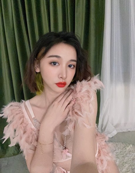 Inshy hd model photo