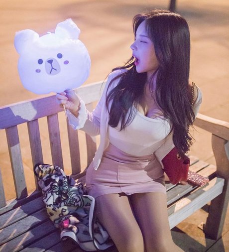 Zzyuri model sex pics