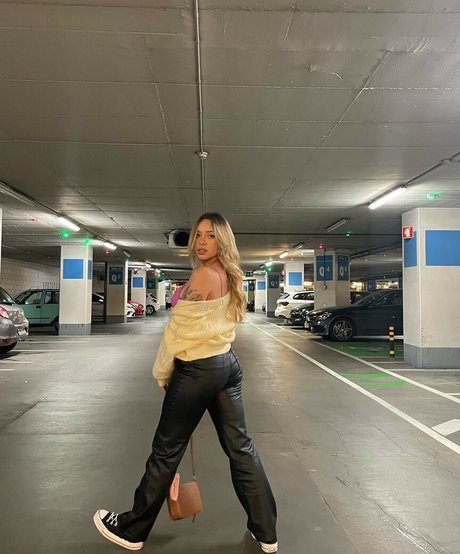 Zynahara model perfect pic