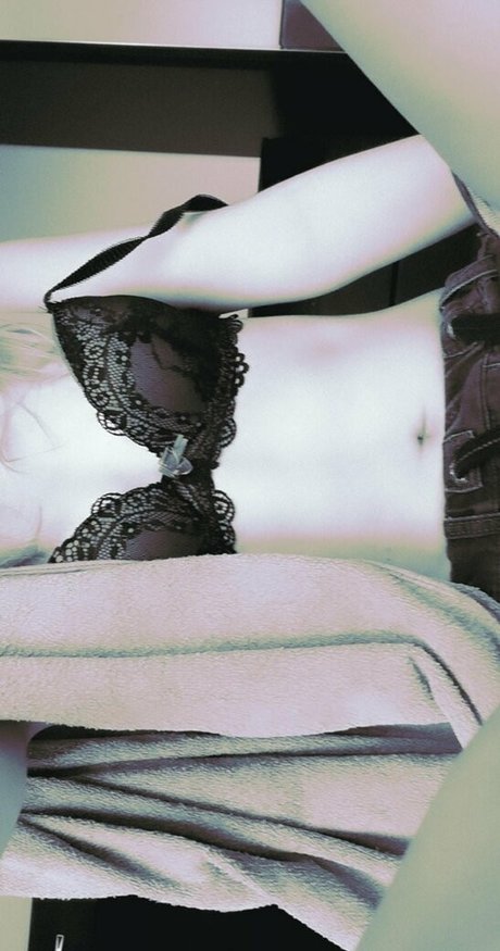 zswaez pretty model image