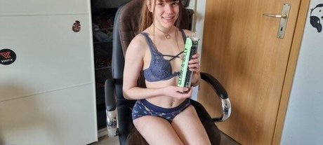 Anne Eden pornstar naked pictures