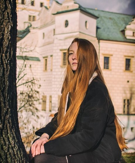 zrziii98 model pornographic picture