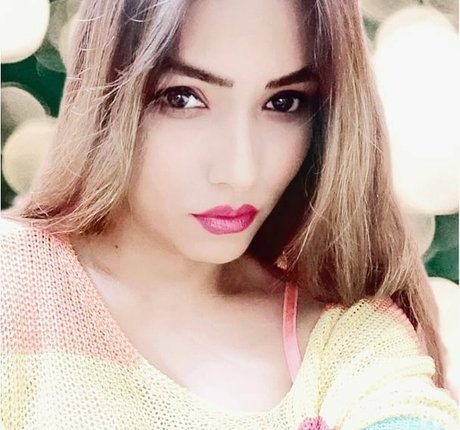 Zoya Rathore sex actress photo