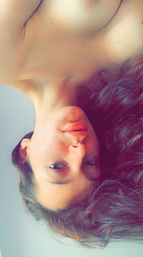 Zuccubuz model pretty photos